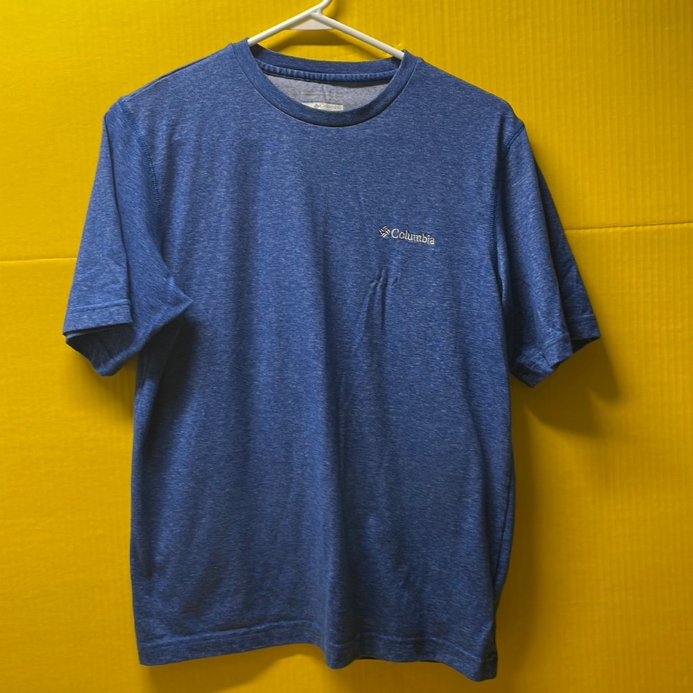 Columbia Sportswear Company blue short sleeve tshirt, mens small. Crew neck